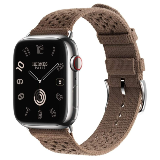 Apple Watch Hermes Series 11 46 мм, ремешок Beige de Weimar Tricot Single Tour коричневого цвета